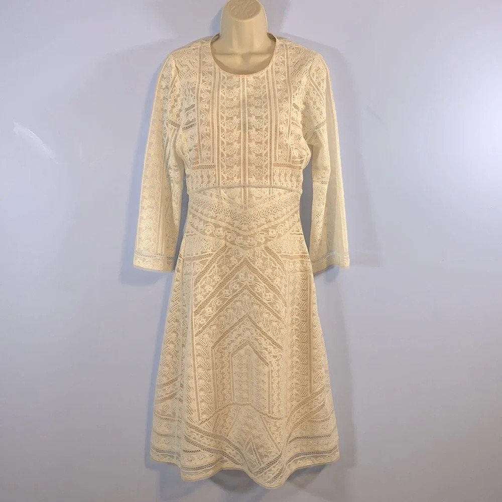 BCBGMAXAZRIA size xs Adalene ecru white lace long sleeve knee dress runway bride